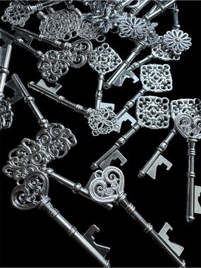 27 Silver Filigree Skeleton Key Pendants